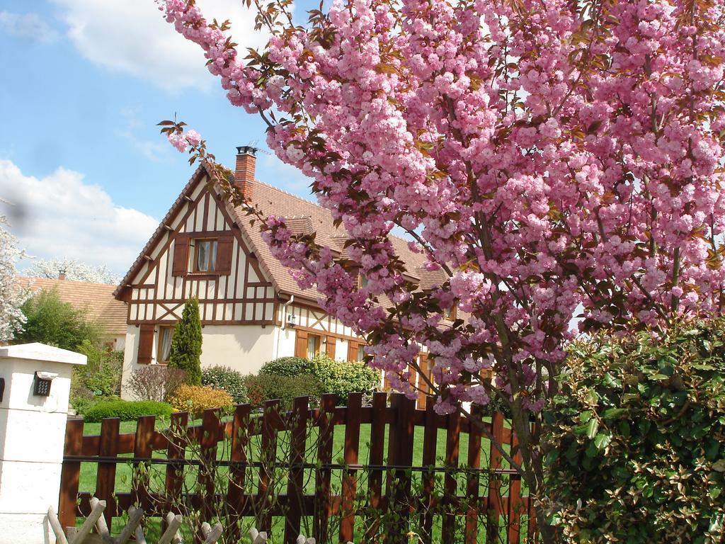 Chambres D'Hotes Au Temps Des Cerises Jumièges Dış mekan fotoğraf